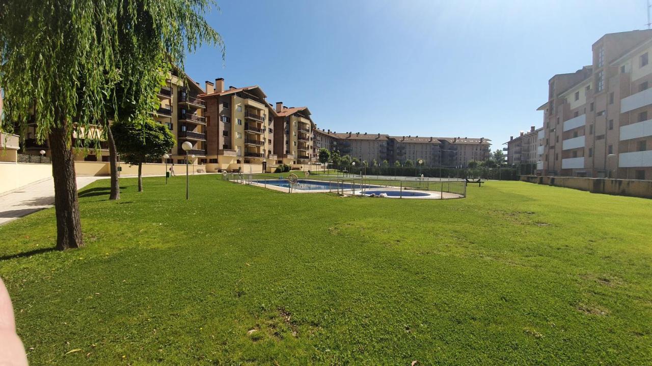 Apartamento Naturaleza 2000 4º Jaca Eksteriør billede